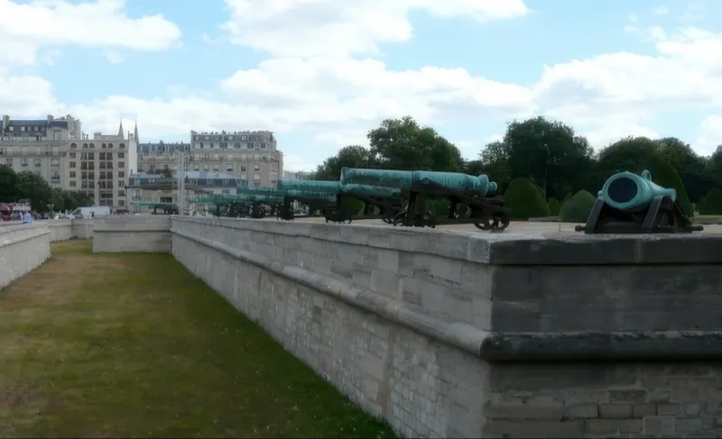 Les Invalides