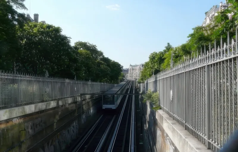 Métro Pasteur