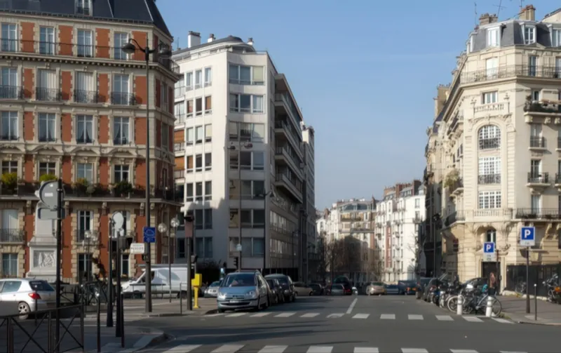 Rue Alphonse de Neuville