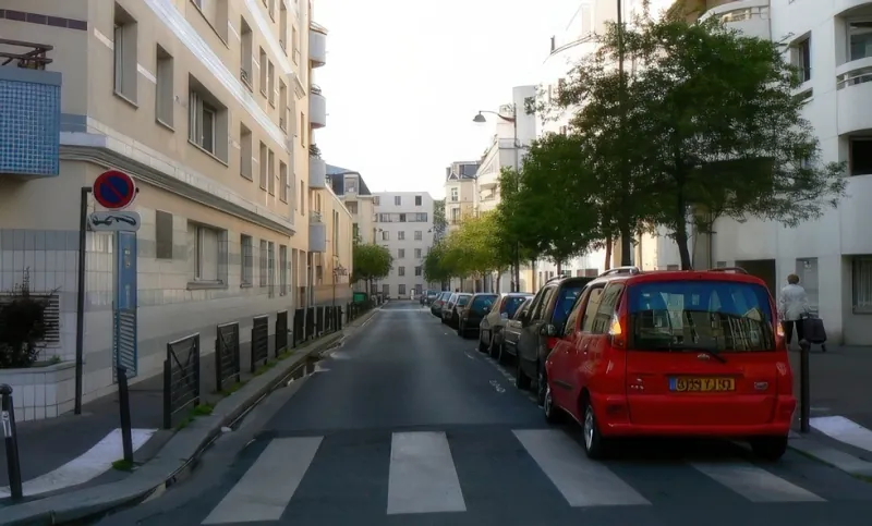 Angle rue Bisson et rue des Couronnes