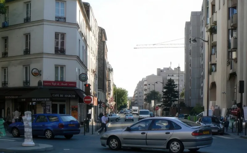 Rue Curial depuis la rue de Crimée