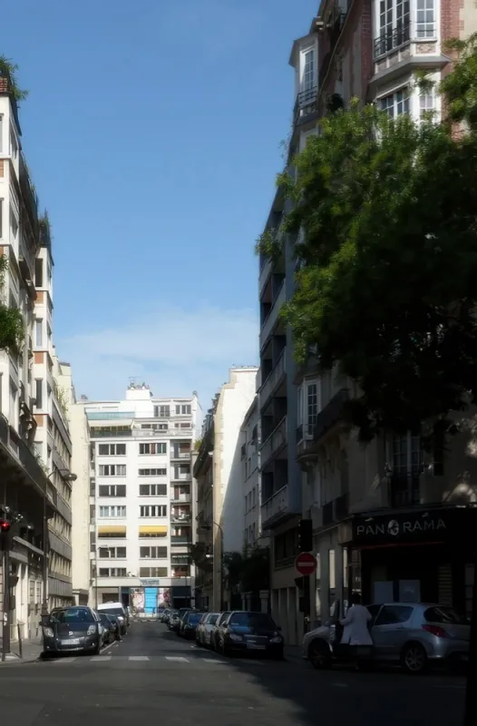 Avenue de l'Abbé Roussel