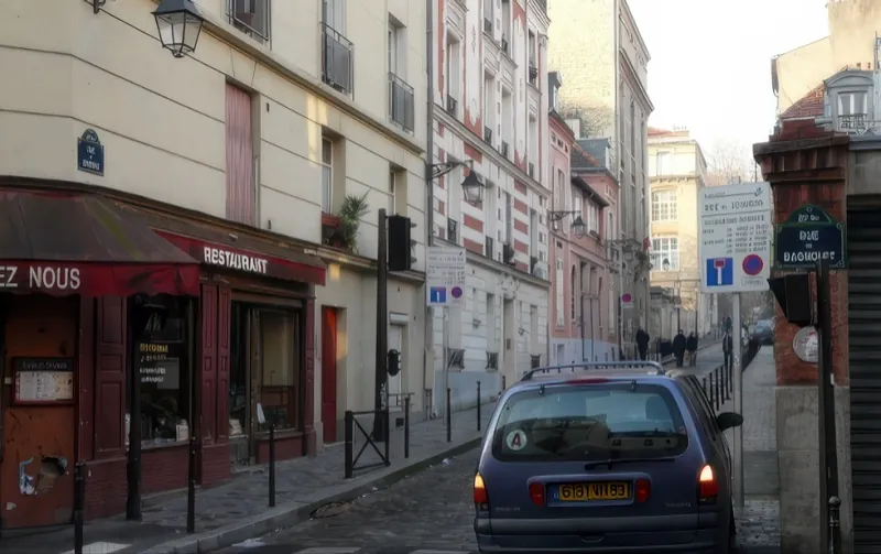Rue de Lesseps