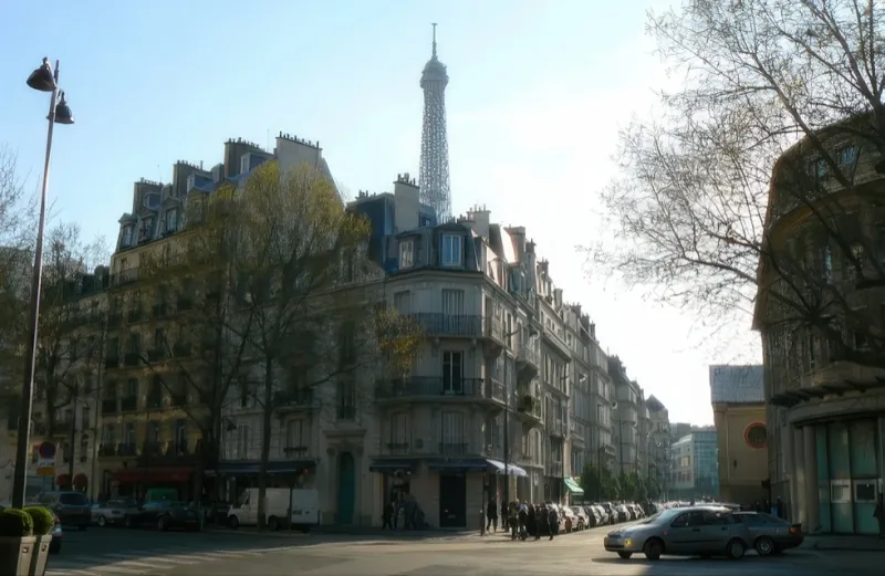 Rue de l'Université depuis l'avenue Rapp