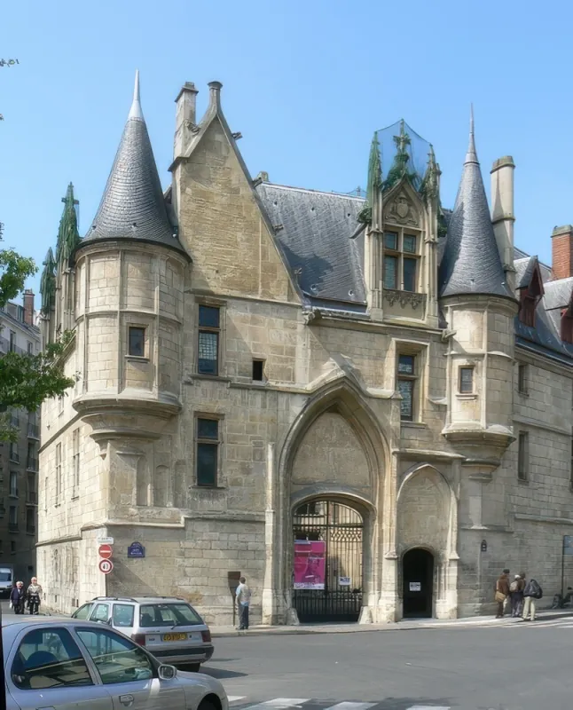 Rue du Figuier et hôtel de Sens
