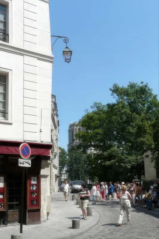 Rue Saint-Julien le Pauvre
