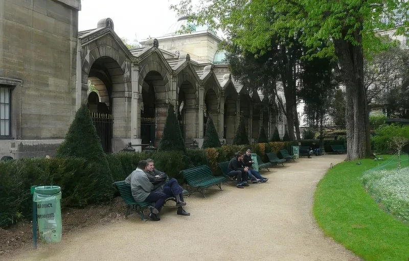 Square Louis XVI