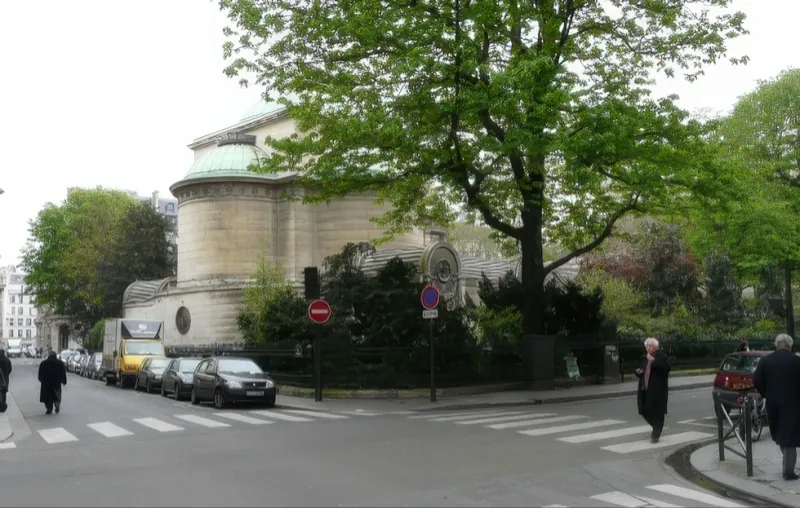 Square Louis XVI
