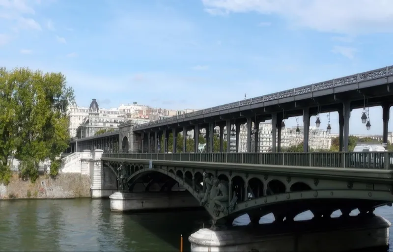 Pont de Bir-Hakeim